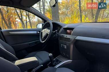 Універсал Opel Astra 2006 в Івано-Франківську