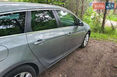 Opel Astra 2011 Opel Astra 2011