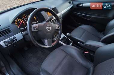 Універсал Opel Astra 2006 в Чернігові