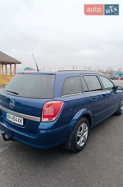 Універсал Opel Astra 2005 в Іллінцях