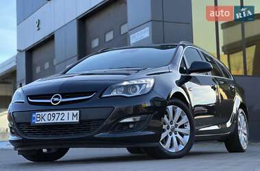 Универсал Opel Astra 2015 в Ровно