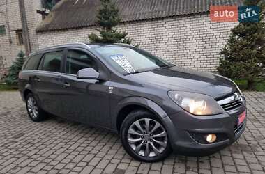 Універсал Opel Astra 2011 в Ковелі