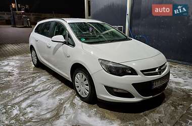 Універсал Opel Astra 2015 в Івано-Франківську