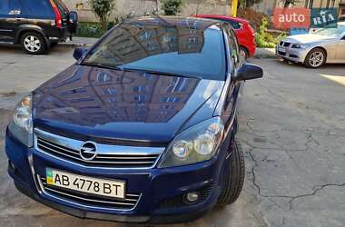 Хэтчбек Opel Astra 2013 в Киеве