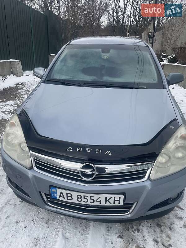 Хэтчбек Opel Astra 2007 в 