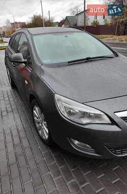 Универсал Opel Astra 2012 в Киеве