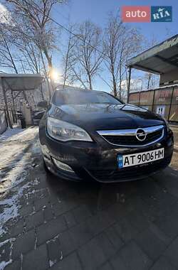 Седан Opel Astra 2011 в Верховині