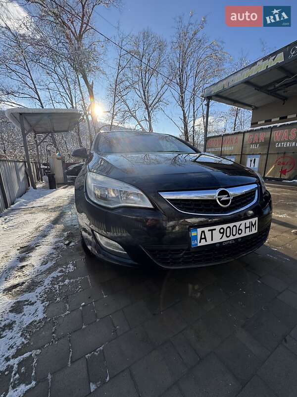 Седан Opel Astra 2011 в 