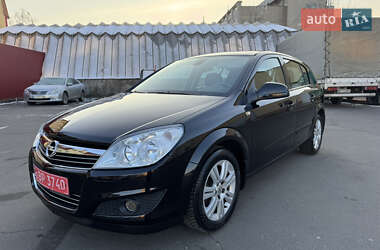 Хэтчбек Opel Astra 2010 в Луцке