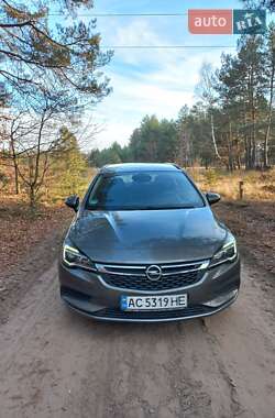 Універсал Opel Astra 2016 в Маневичах
