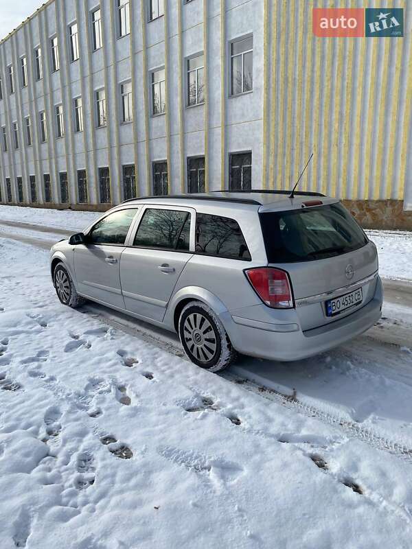 Универсал Opel Astra 2009 в Тернополе