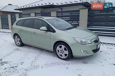 Opel Astra 2011