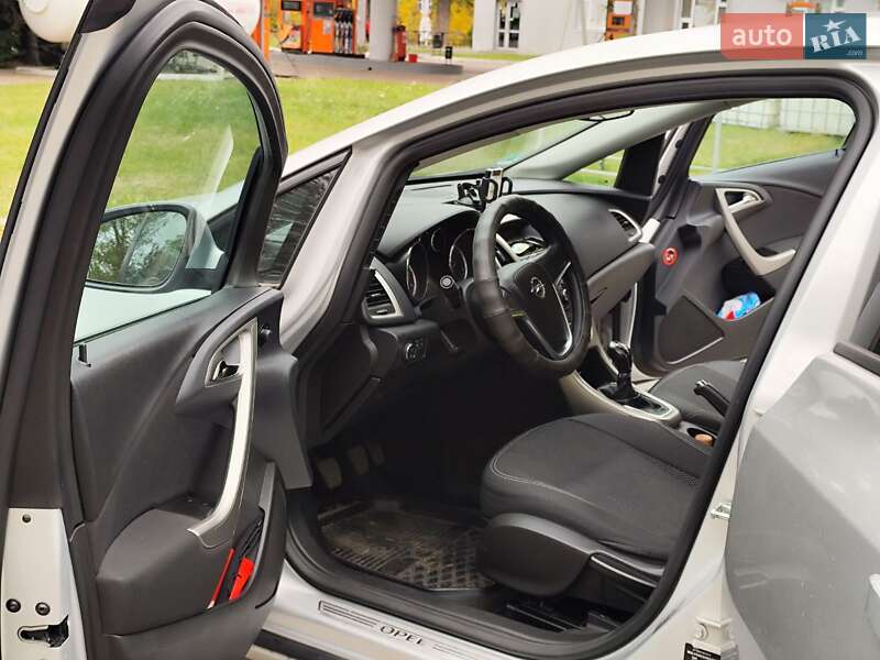 Хэтчбек Opel Astra 2010 в Бердичеве