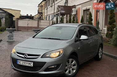 Универсал Opel Astra 2015 в Львове