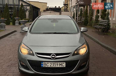 Универсал Opel Astra 2015 в Львове