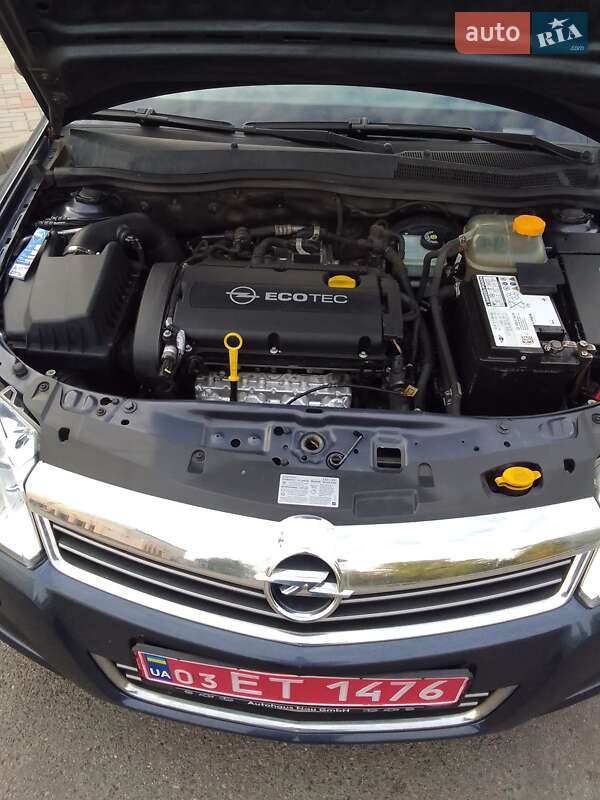 Универсал Opel Astra 2009 в Каневе