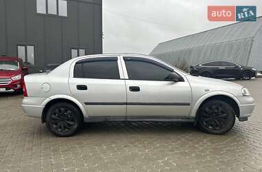 Седан Opel Astra 2006 в Львові