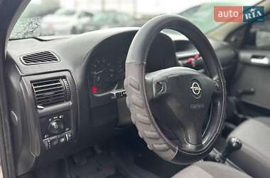 Седан Opel Astra 2006 в Львові