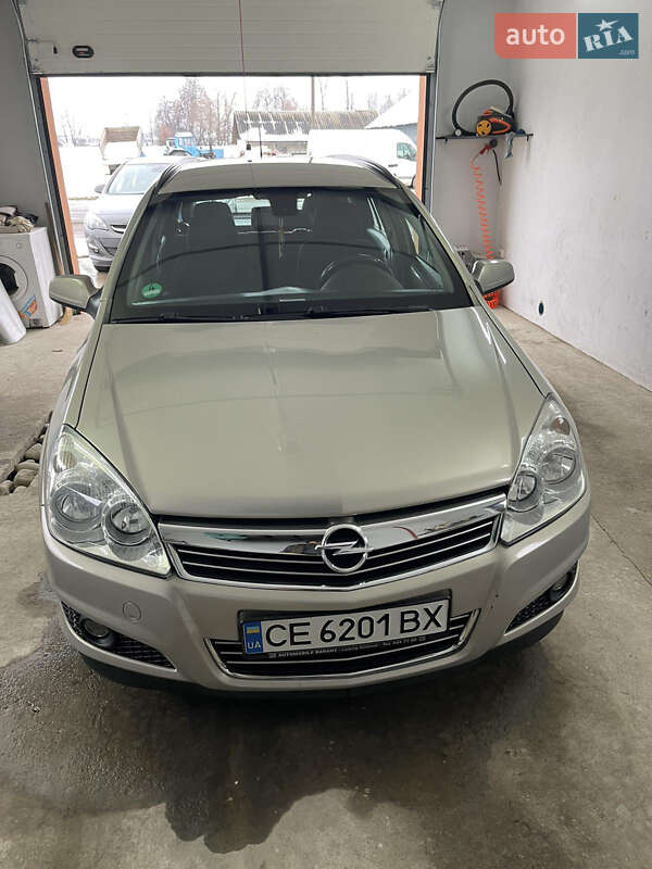 Универсал Opel Astra 2008 в Черновцах