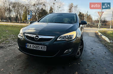 Универсал Opel Astra 2011 в Киеве