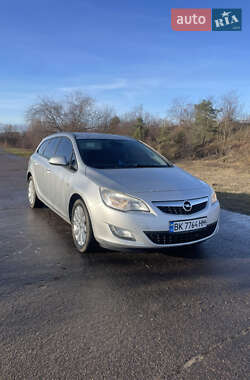 Opel Astra 2011