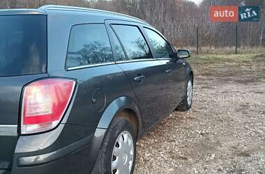 Універсал Opel Astra 2009 в Тернополі