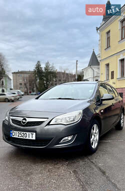 Універсал Opel Astra 2011 в Житомирі