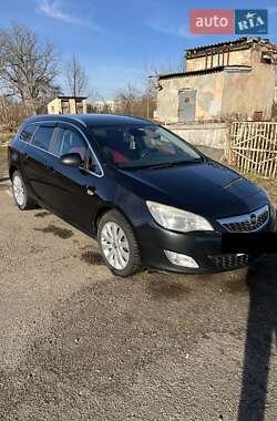 Універсал Opel Astra 2012 в Львові