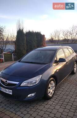 Універсал Opel Astra 2012 в Копичинці