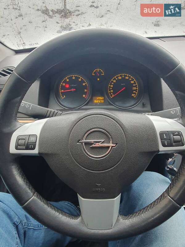 Хетчбек Opel Astra 2012 в Харкові