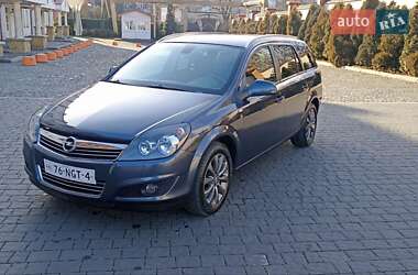 Універсал Opel Astra 2010 в Коломиї