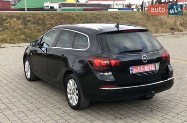 Универсал Opel Astra 2015 в Стрые