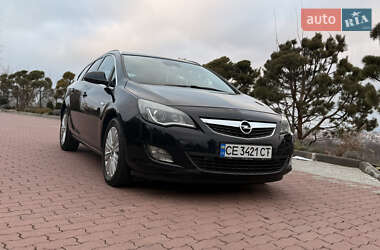 Універсал Opel Astra 2010 в Чернівцях