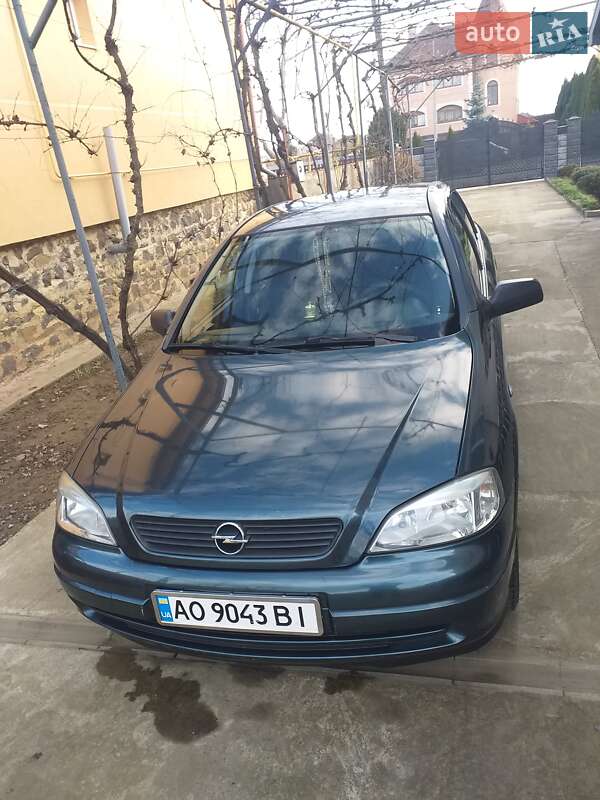 Opel Astra 2004