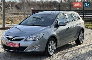 Opel Astra 2012