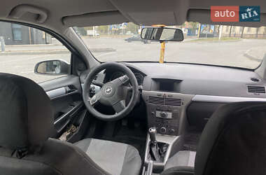 Универсал Opel Astra 2005 в Каменском