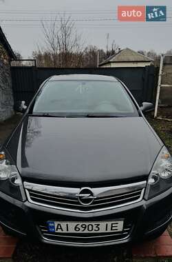 Opel Astra 2012