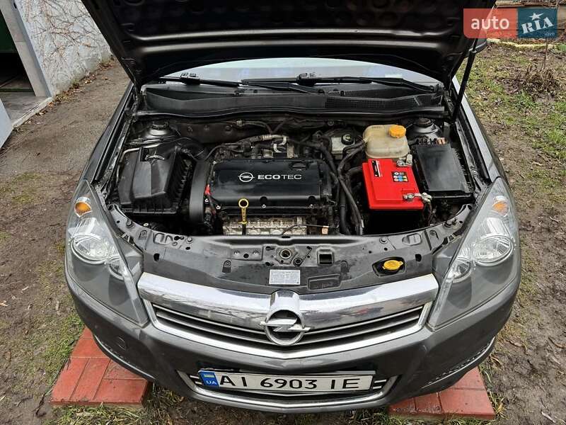 Хетчбек Opel Astra 2012 в Києві