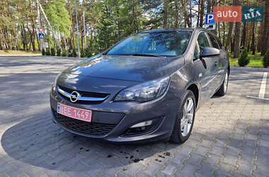 Універсал Opel Astra 2014 в Луцьку