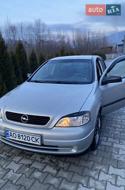 Седан Opel Astra 2006 в Дубовому