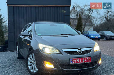 Хетчбек Opel Astra 2012 в Дрогобичі