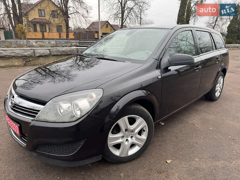 Универсал Opel Astra 2010 в 