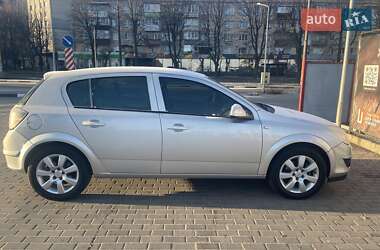 Opel Astra 2011 Opel Astra 2011