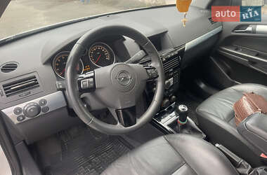 Хэтчбек Opel Astra 2009 в Христиновке