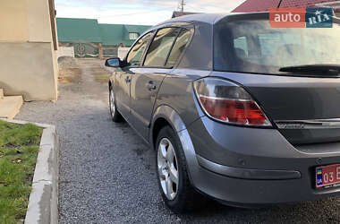 Хэтчбек Opel Astra 2007 в Бучаче