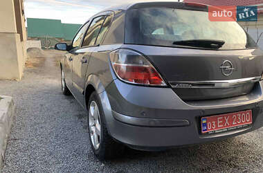 Хэтчбек Opel Astra 2007 в Бучаче