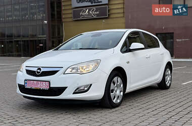 Хэтчбек Opel Astra 2011 в Львове