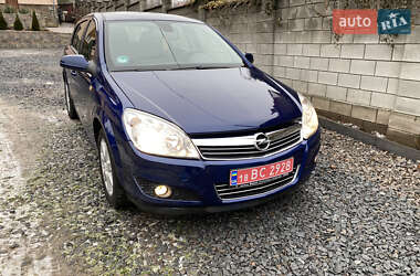 Хетчбек Opel Astra 2009 в Рівному