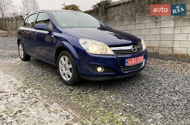 Хетчбек Opel Astra 2009 в Рівному