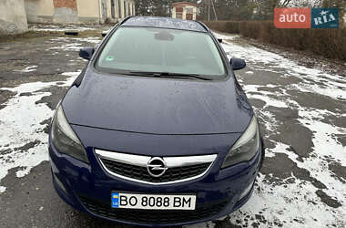 Opel Astra 2011